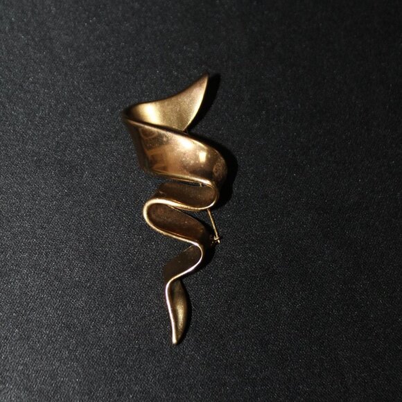 Vintage M Lent Squiggle Golden Brooch - Picture 7 of 7